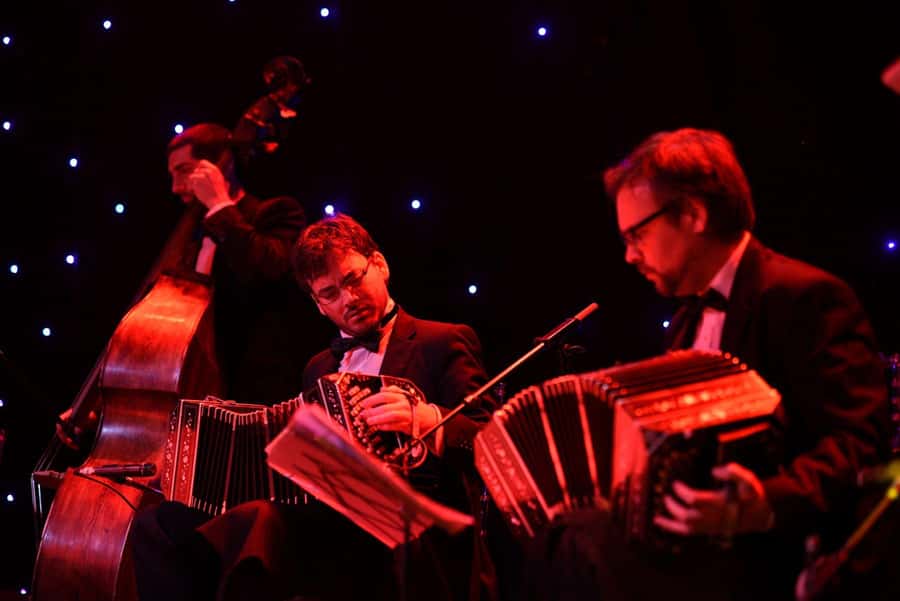 Buenos Aires: Tango Show at El Viejo Almacen - Inside the performance: music, singing, and dance