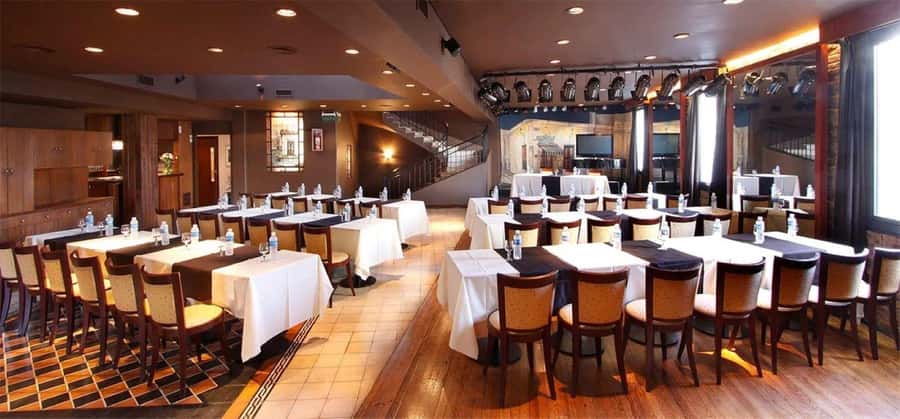 Buenos Aires: Tango Show at El Viejo Almacen - Who will get the most from this tango show