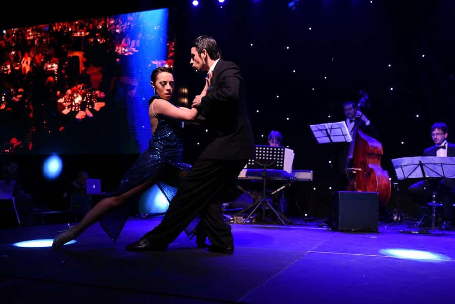 Buenos Aires: Tango Show at El Viejo Almacen - Arriving in the early evening