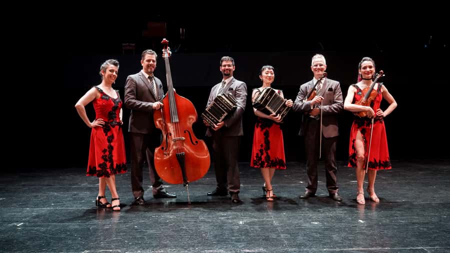 Buenos Aires: Tango Show at Tango Porteño & Optional Dinner - A grand old theater near the Obelisk