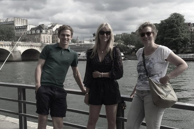 Chanson and Musical Tour in Paris - Rue de Verneuil and Serge Gainsbourg’s former home