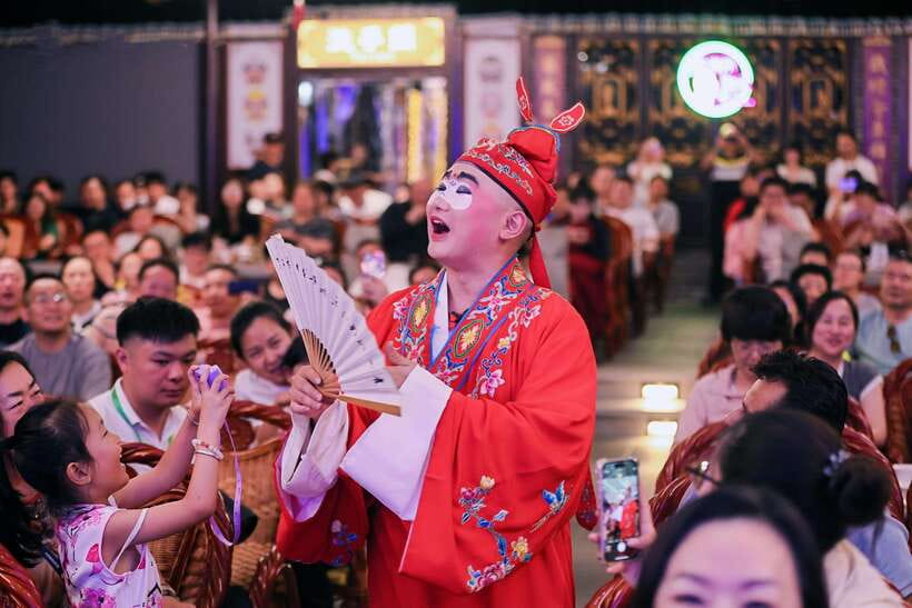 Chengdu: Sichuan Opera Face-Changing and Acrobatics Show - Choosing your included cultural extra