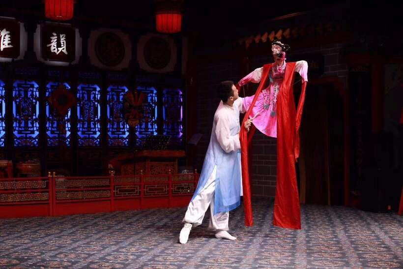 Chengdu: Sichuan Opera Show ShufengYayun & Covered Bowl Tea - Choosing between the red, green, and blue seating areas