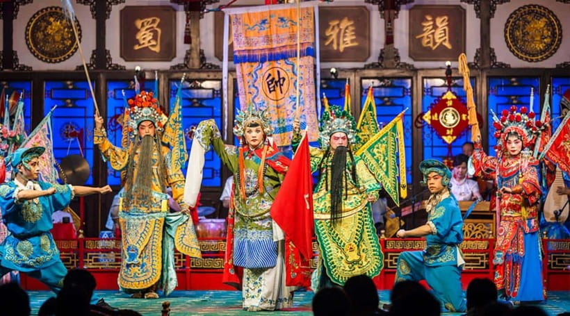 Chengdu: Sichuan Opera Show ShufengYayun & Covered Bowl Tea - Finding the old theater on Qintai Road