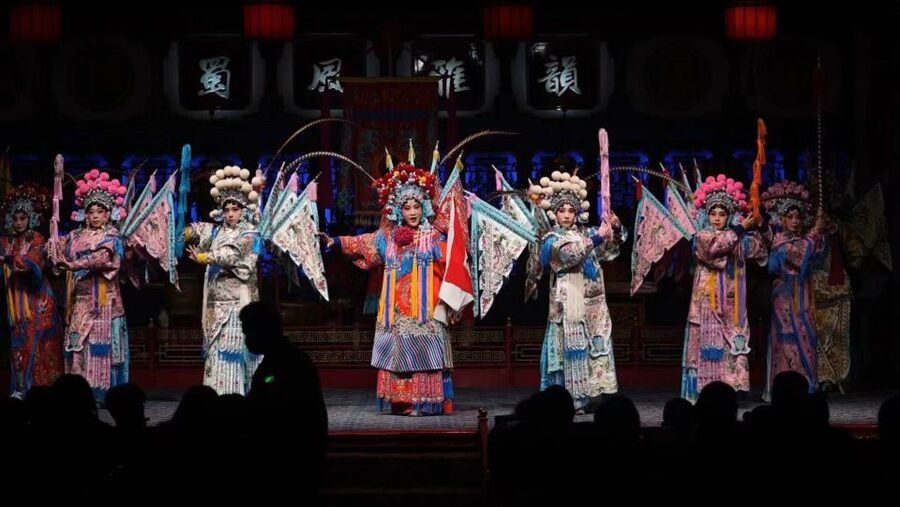 Chengdu: Sichuan Opera Shu Feng Yan Yun Evening Show Ticket - Choosing between the seating and VIP options