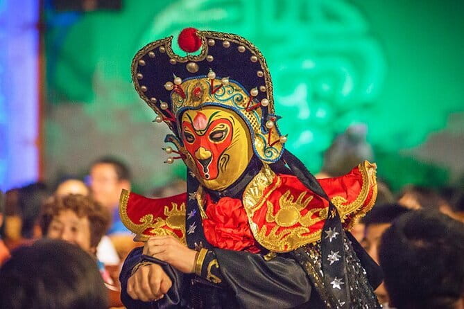 Chengdu Signature Opera Face Changing and Tea - Why the face-changing act matters