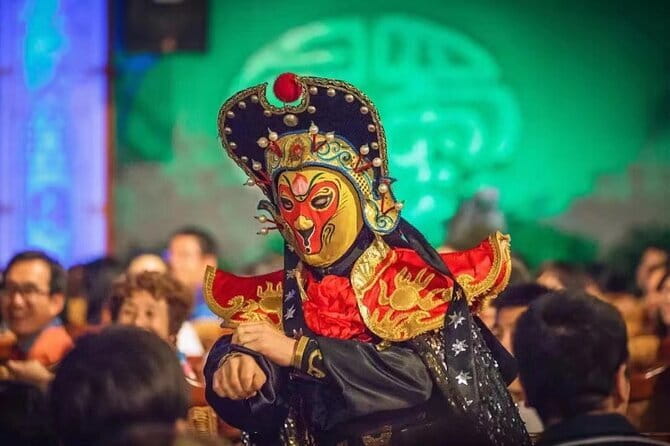 Chengdu Signature Opera Face Changing and Tea - What the VIP ticket changes