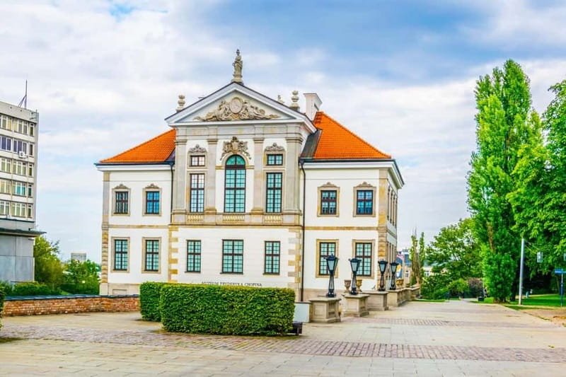 Chopin Tour in Warsaw with Skip-the-line Museum & Concert - Why Chopin’s Warsaw story works on foot