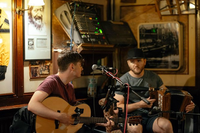 Classic Irish Pubs Private Tour of Dublin: Live Music, Beer and Nightlife - Key points at a glance