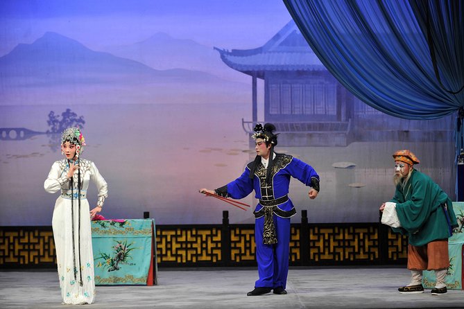 Classsic sichuan Opera at sichuan Provincial Theater - Getting the most from a language-light performance