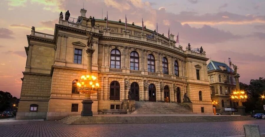 Concert in the Rudolfinum - MOZART, VIVALDI, SMETANA - Suk Hall versus the main hall