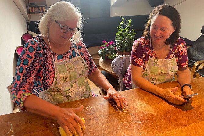 Cooking Class with Chef Francesco and Live Music in Venice - Private group size and the feel of the lesson