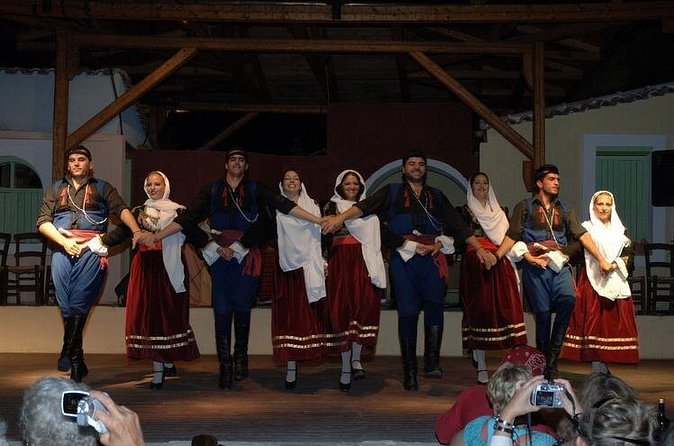 Cretan Night - Live Music and Dance - Who will enjoy this Cretan night?