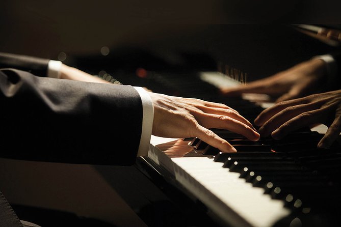 Daily live piano Chopin's concerts at 6:30 pm in the Warsaw Archdiocese Museum - Accessibility and arrival advice