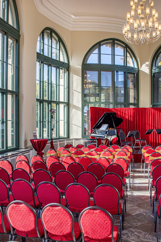 Dresden: New Year's Eve Concert at the Zwinger - Finding the Wallpavillon from Theaterplatz