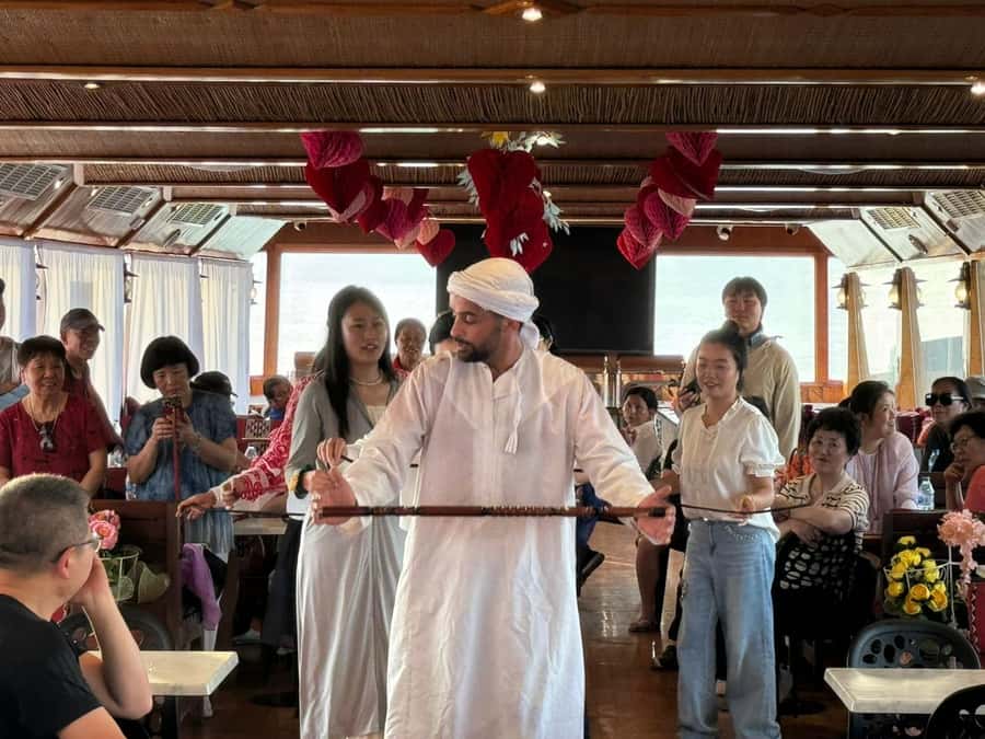 Dubai: Luxury Dinner Cruise with Live Music - My take on the food, views, and show