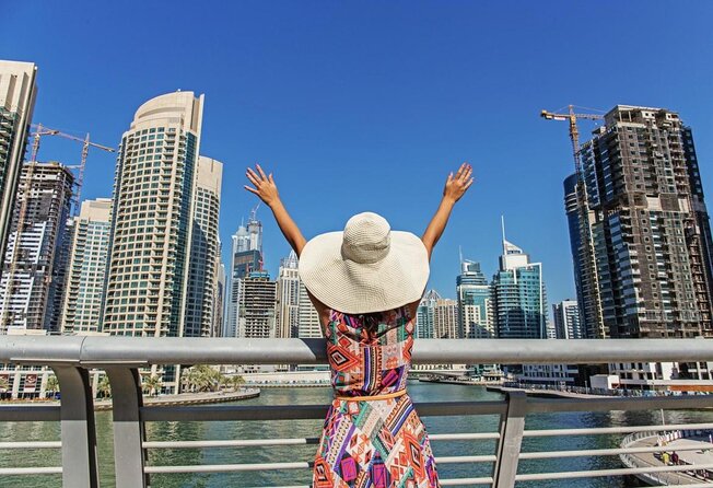 Dubai Marina Dinner Cruise with Live Music & Open Bar - Key things to know before you book