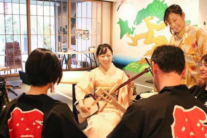 Easy for everyone! Now you can play handmade mini shamisen and show off to everyone! Musical instruments, sweets and live music - Starting at Tokorozawa Station at 1:00 pm