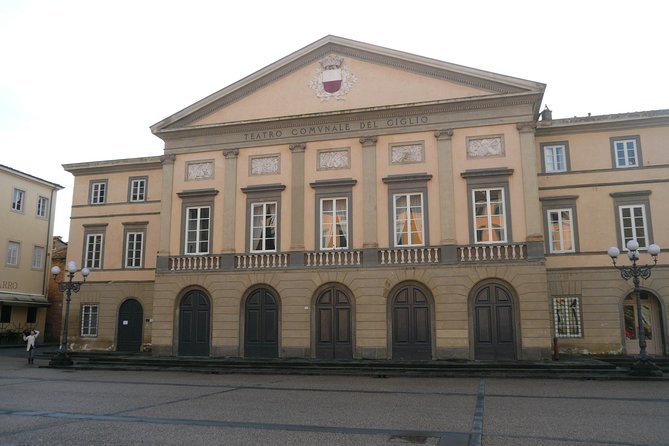 Enjoyable music tour of the historical city of Lucca - Teatro del Giglio opens the story