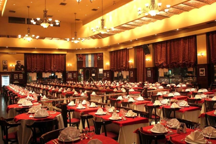 Esquina Homero Manzi Dinner and Tango Show - The atmosphere before the music begins