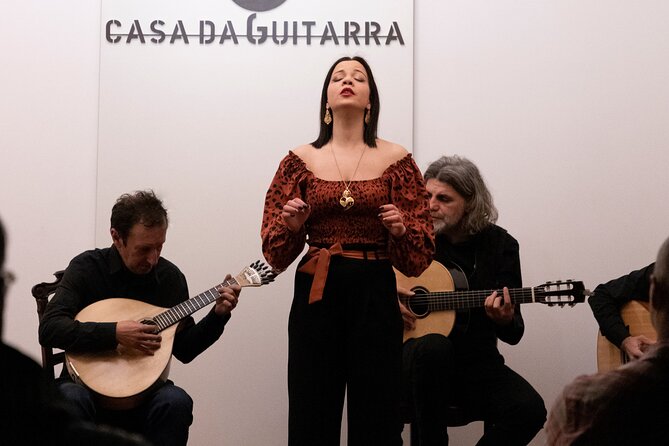 Fado by Casa da Guitarra - Why this one-hour Fado show works so well in Porto