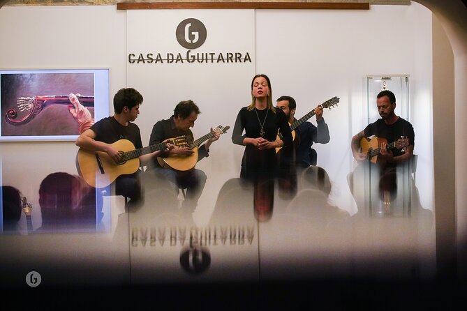 Fado by Casa da Guitarra - The singers and instruments you will hear