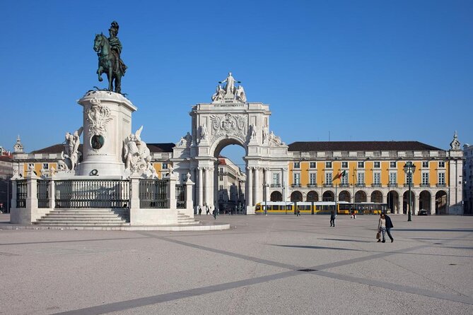 Fado Night Tour <em> Private Tours </em> – A Lisbon evening built around fado’ /></p>
<p><p>This private tour works because it gives you a quick nighttime introduction to Lisbon before settling into one meaningful local tradition. You move through several parts of the city, from the formal center and grand avenues to the steep old streets of Alfama.</p>
</p>
<p><p>Fado is more than background music for dinner. It is a Portuguese song tradition known for expressive singing, guitar accompaniment, and themes of longing and fate. It has been recognized as an Intangible Cultural Heritage of Humanity since 2011. You do not need to know the music in advance to appreciate the setting, though a little context from your guide can make the performance easier to understand.</p>
</p>
<p><p>The evening begins at 8:00 p.m. and lasts about four hours. Pickup is offered, but the supplied details identify Lisbon as the start and end point rather than naming a specific hotel pickup schedule. Confirm the exact pickup arrangement when booking.</p>
</p>
<div class="twil" style="margin: 20px 0; padding: 15px 0;"><p>More Fado Shows in Lisbon</p><ul style="margin: 10px 0; padding-left: 0; list-style: none;"><li style="margin: 0 0 12px 0; padding: 0 0 12px 0; border-bottom: 1px solid #FFE4EC; line-height: 1.4;"><a href="https://concertescapes.com/lisbon-live-fado-show-with-port-wine-at-lisboa-em-fado/">Lisbon: Live Fado Show with Port Wine at Lisboa em Fado</a><br><span style="font-size: 0.82em; color: #555;"><span style="color: #FF3D77;">★</span> 4.7 &nbsp;&middot;&nbsp; 5,097 reviews</span></li><li style="margin: 0 0 12px 0; padding: 0 0 12px 0; border-bottom: 1px solid #FFE4EC; line-height: 1.4;"><a href="https://concertescapes.com/lisbon-fado-show-and-wine-inside-medieval-walls/">Lisbon: Fado Show and Wine inside Medieval Walls</a><br><span style="font-size: 0.82em; color: #555;"><span style="color: #FF3D77;">★</span> 4.8 &nbsp;&middot;&nbsp; 3,819 reviews</span></li><li style="margin: 0; padding: 0; border-bottom: none; line-height: 1.4;"><a href="https://concertescapes.com/lisbon-fado-show-and-portuguese-dinner/">Lisbon: Fado Show and Portuguese Dinner</a><br><span style="font-size: 0.82em; color: #555;"><span style="color: #FF3D77;">★</span> 4.5 &nbsp;&middot;&nbsp; 1,531 reviews</span></li></ul></div><h2>Parque Eduardo VII and Avenida da Liberdade</h2>
<p><img width="669" height="446" decoding="async" src=