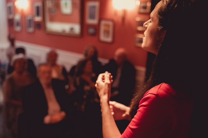 Fado Show with Port Wine at Historic Lisboa em Fado - What happens during the 6pm performance