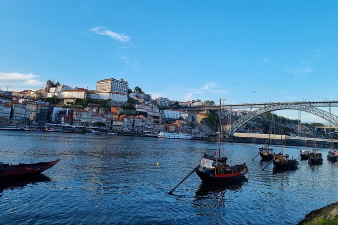 Fado Tour with Guide, Dinner & Live Show in Porto - Starting at Ribeira with Porto at your feet