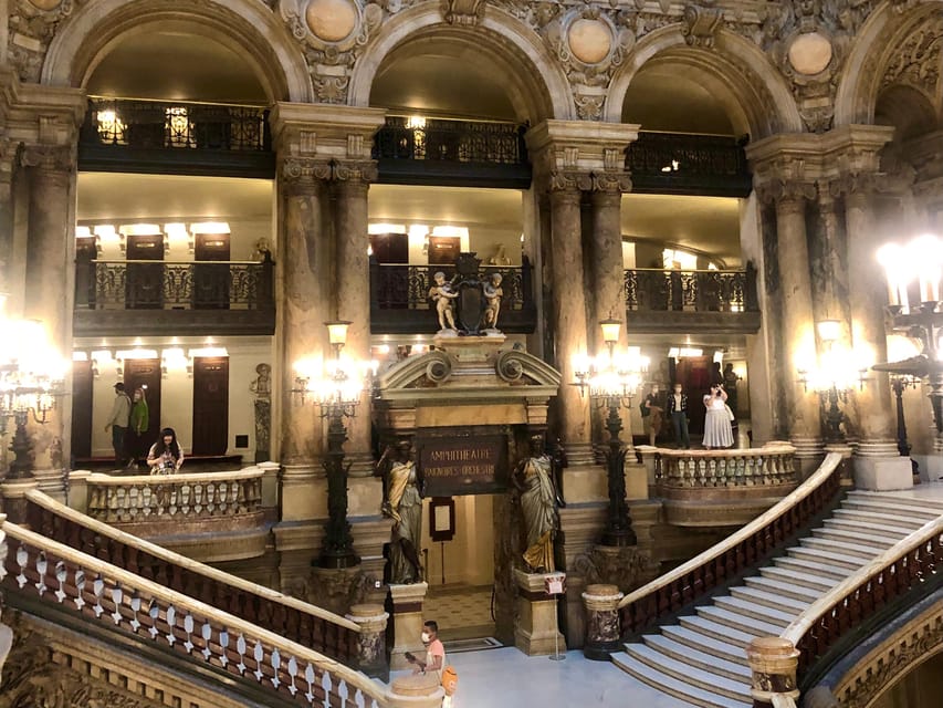Family-friendly treasure hunt at Opera Garnier - The price: a serious question at $591 per group