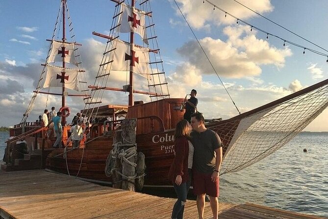 Feel the love on a romantic dinner at Cancun sea, with live music and open bar. - Three courses with steak, lobster, or both