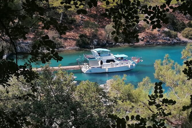 Fethiye Private Boat (Discover the Blues by Bay C Boat) - Lunch with Turkish starters and a choice of main course