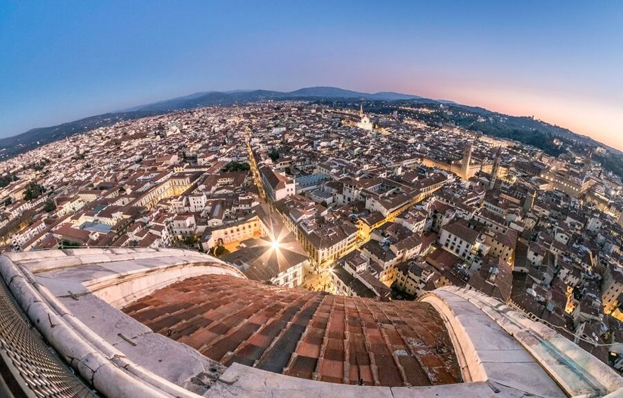 Florence Cathedral, Baptistery and Opera del Duomo Museum - Inside Santa Maria del Fiore: frescoes, scale, and the crypt