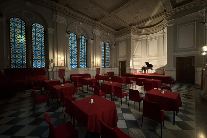 Freddie Mercury Opera Show in Rome - Wine, snacks, and the Italian evening mood