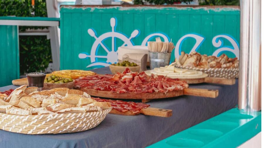 From Magaluf: Palma Bay Sightseeing Cruise with Live Music - A practical Mediterranean lunch