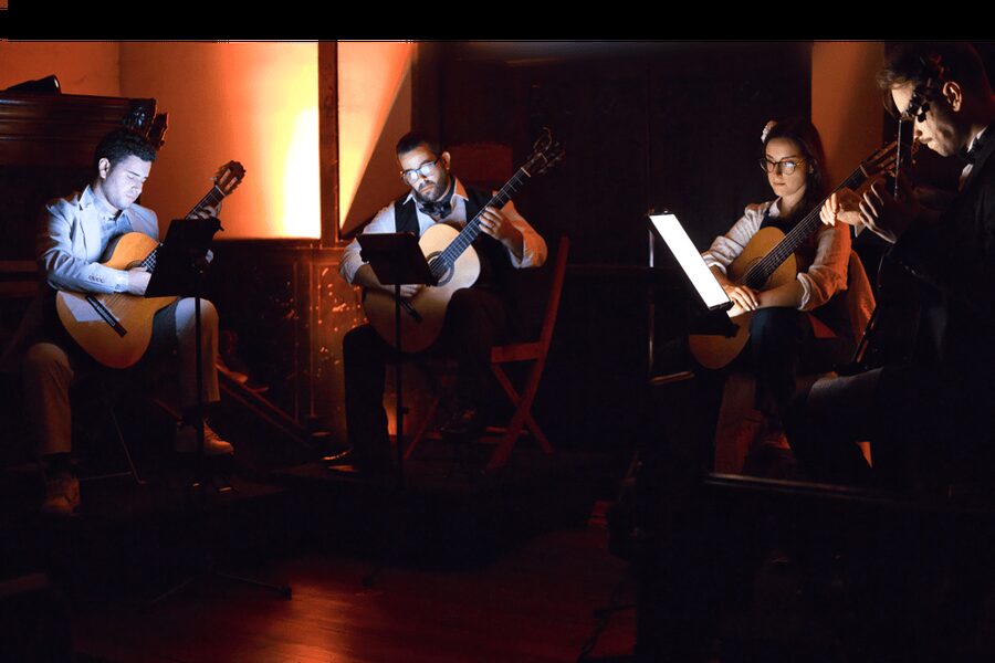 Funchal: Funchal Guitar Quartet in Concert - Practical rules inside the church