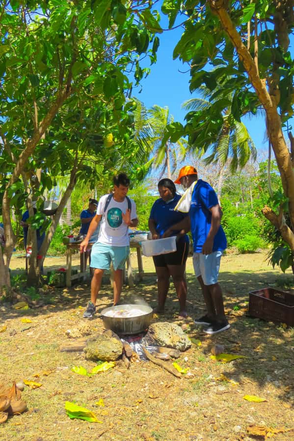Gastronomic and musical experiences in San Andres Rondontour - Your welcome begins with coconut water and island stories