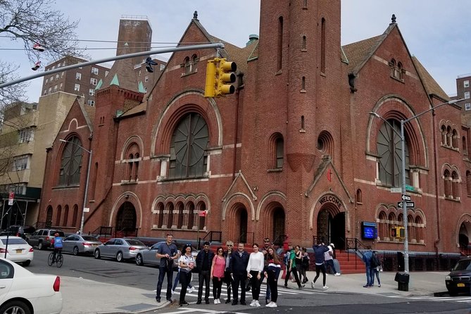 Gospel Mass + VIP Contrasts + Nocturne - The evening section shifts from neighborhoods to skyline