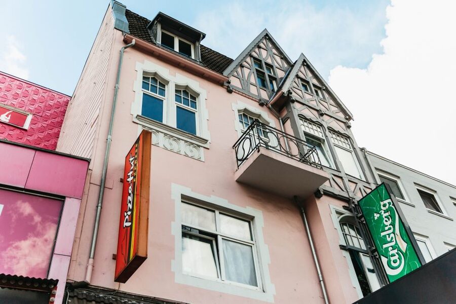 Hamburg: 2.5-Hour Beatles Music Tour - Side streets on Wohlwillstraße and Paul-Roosen-Straße