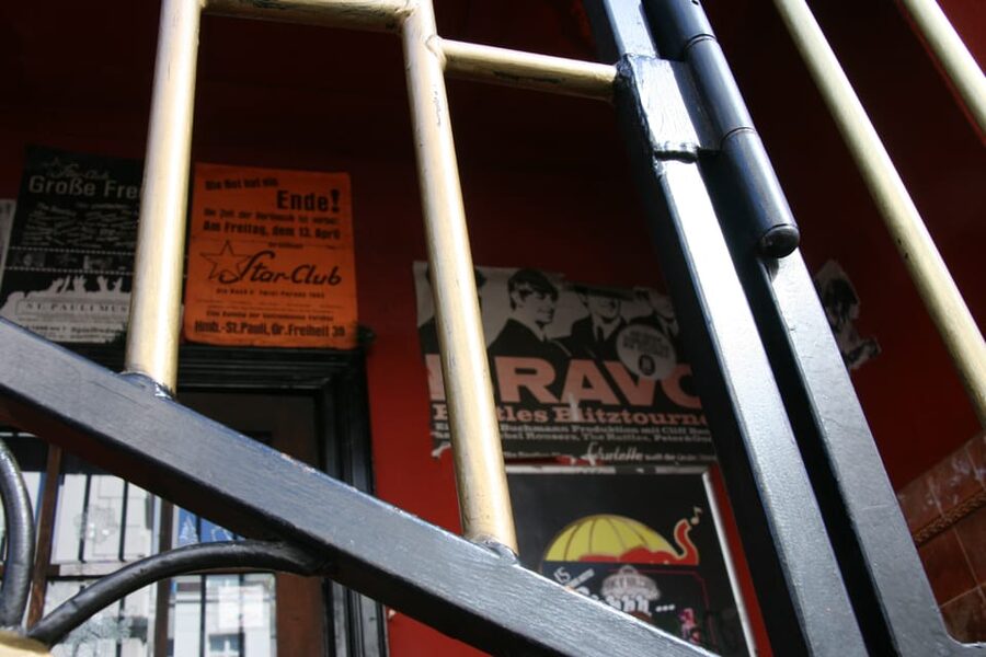 Hamburg: St. Pauli Walking Tour with Live Music - Starting at U St. Pauli and Spielbudenplatz