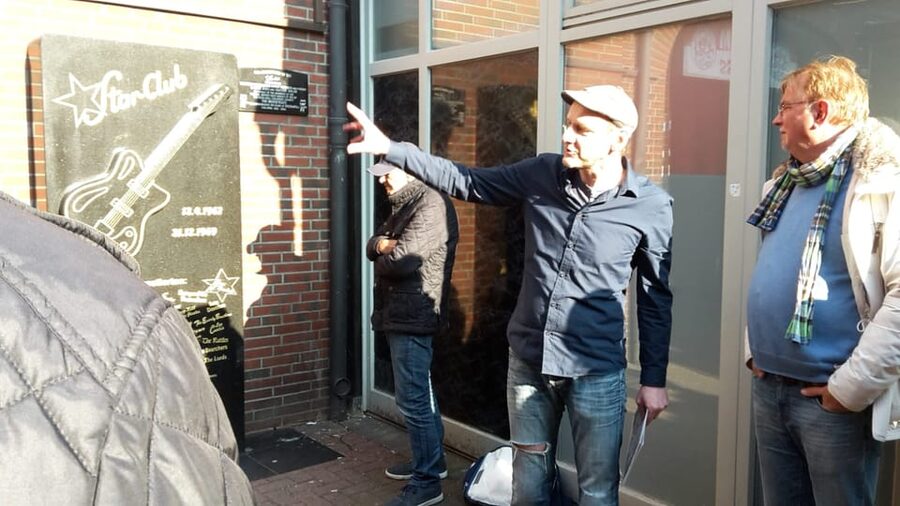 Hamburg: St. Pauli Walking Tour with Live Music - Reeperbahn: the district’s famous spine