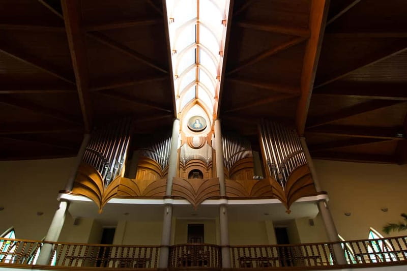 Hévíz: Majestic Sounds Organ Concert at the Blue Church - What happens during the 70-minute concert