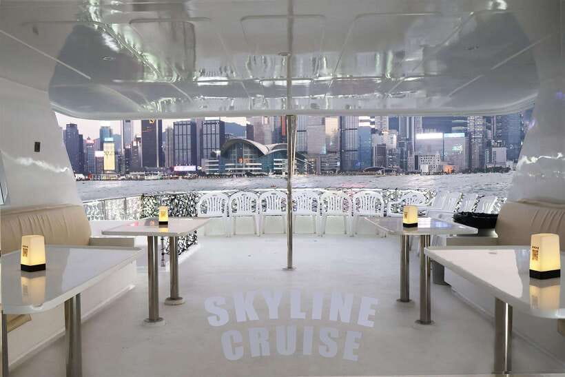 HK: Victoria Harbor Tour & Symphony of Lights (Free Drinks) - Why Hong Kong looks better from the middle of the harbor