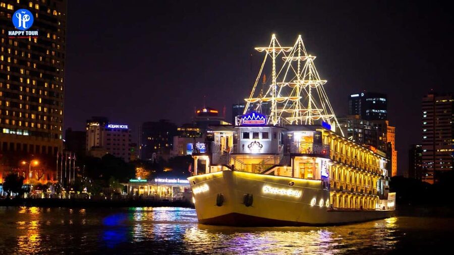 Ho Chi Minh: Saigon River Dinner Cruise with Live Music - Dinner with Vietnamese and Asian flavors