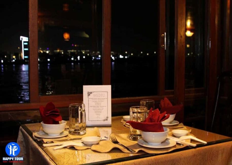 Ho Chi Minh: Saigon River Dinner Cruise with Live Music - What $49 buys you