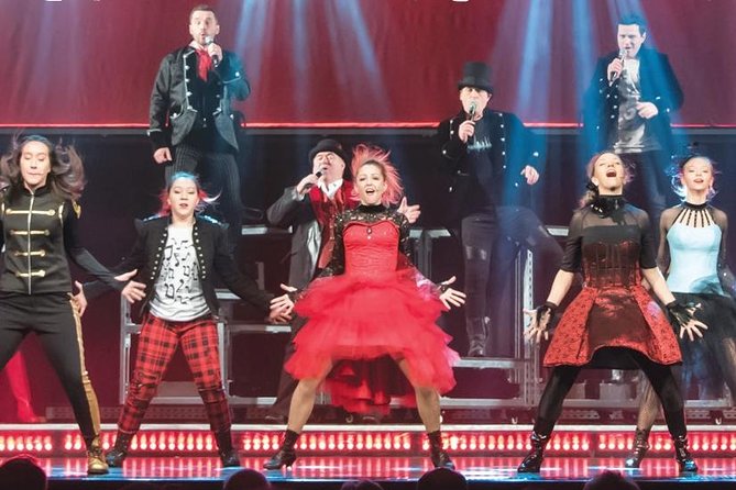 Hughes Music Show in Branson - A big family show with a very clear identity