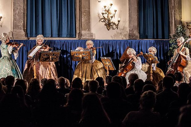 I Musici Veneziani Concert: Vivaldi Four Seasons - Costumes, opera, and the evening atmosphere