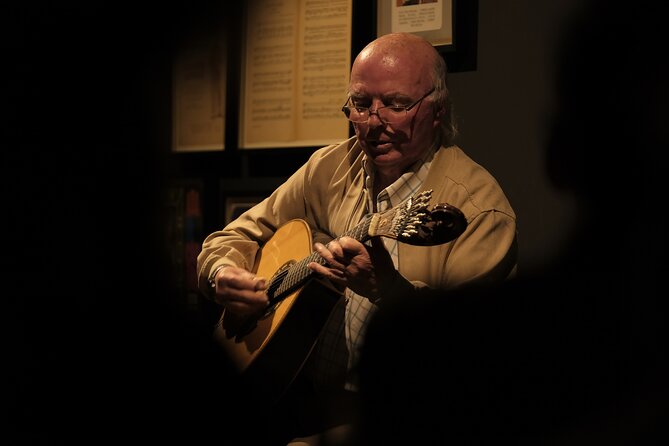 Ideal Clube de Fado - Is $25.40 a fair price?