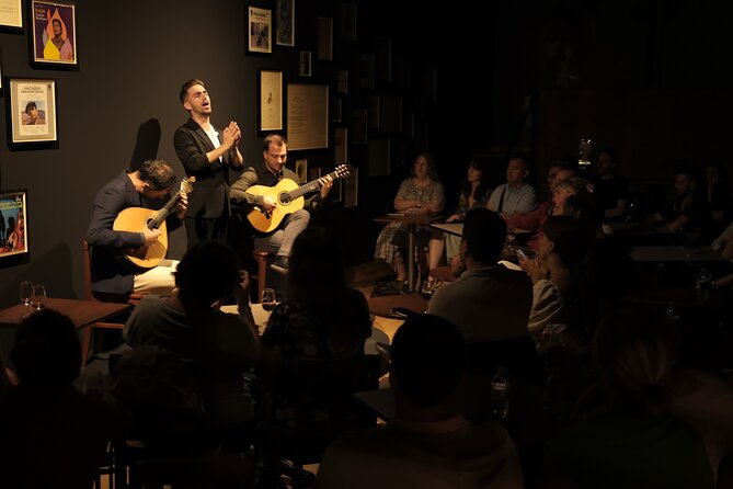 Ideal Clube de Fado - What the one-hour performance includes