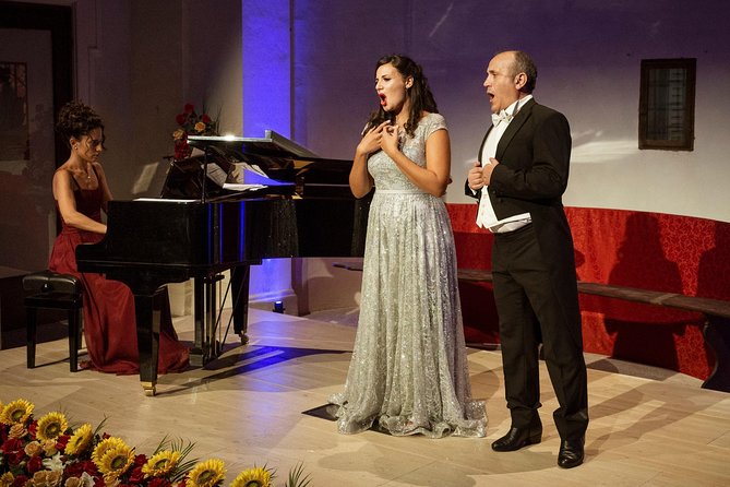 Italian Opera in Siena Experience - The singers and pianist are the main event